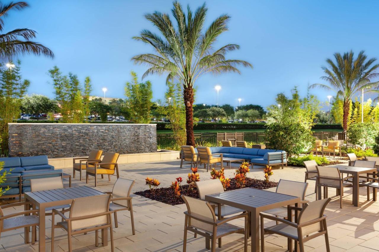 Springhill Suites By Marriott Orlando At Millenia Exterior foto